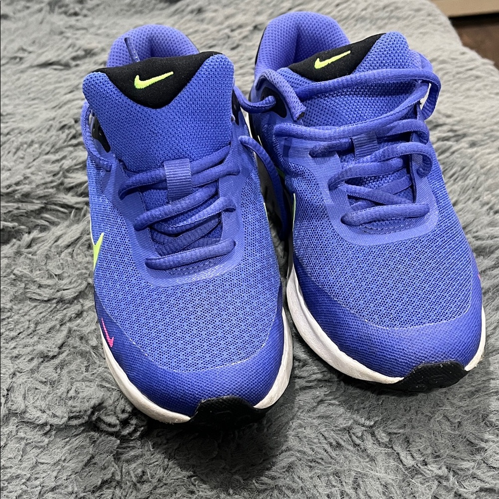 Nike Kids Blue and Black Sneakers